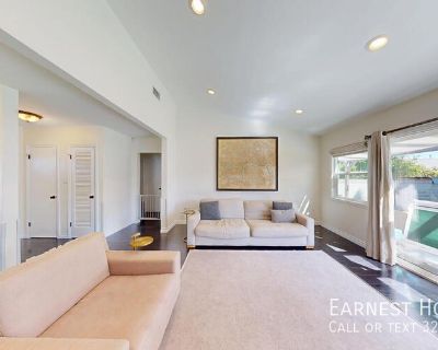 2 Bedroom 1BA 1160 ft Pet-Friendly Single-family home For Rent in Los Angeles, CA