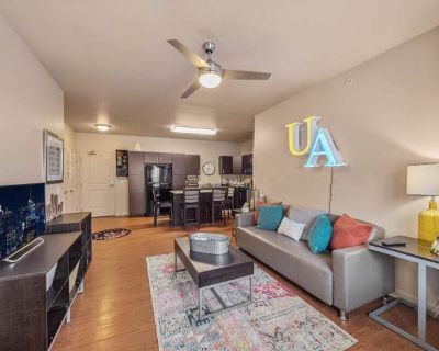 4 Bedroom 4BA 345 ft Furnished Pet-Friendly Apartment For Rent in Akron, OH