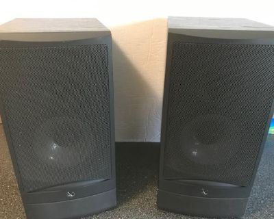 Infinity RS3 Bookshelf speakers