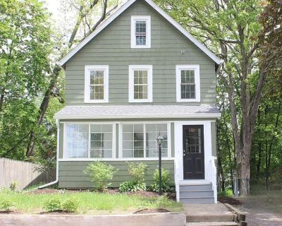 3 Bedroom 1BA 1350 ft Single Family House For Sale in Buchanan, NY