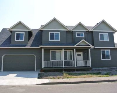 4 Bedroom 3.5BA 2200 ft Apartment For Rent in Philomath, OR