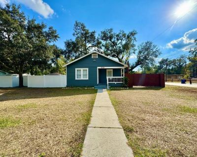 3 Bedroom 2BA 1020 ft Apartment For Rent in Tampa, FL