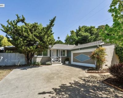 Total rooms: 3. Deposit: $250.00 * Utilities included?: Yes * Fees apply?: No. References are not required. Females preferred. Smoking is allowed. Couples are welcome. Furnishings: Unfurnished * Parking: Yes * Garage: Yes * Yard/patio: Yes * Balcony/roof terrace: No * Disabled access: No * Living room: shared * Broadband included: No. Availability Available Dec 01 2025 Minimum term 1 month Maxi...