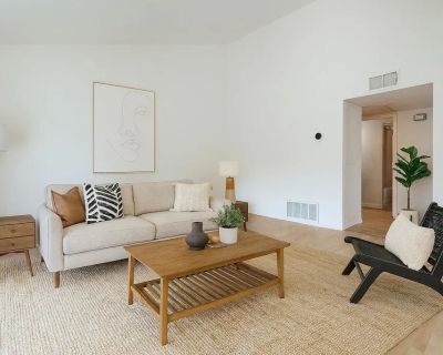 2 Bedroom 1BA 905 ft Condo For Sale in Escondido, CA