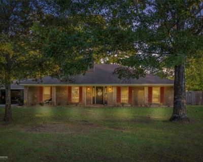 4 Bedroom 3BA 2400 ft Single Family Home For Sale in MINDEN, LA