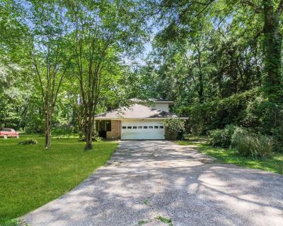 4 Bedroom 2BA 2296 ft Single Family Detached House For Rent in Porter, TX
