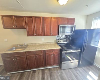 E North Ave Apt,baltimore, Flat For Rent