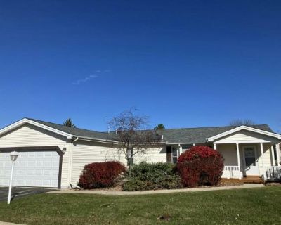 2 Bedroom 2BA 1540 ft Mobile Home For Rent in Grayslake, IL