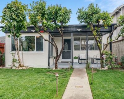 2 Bedroom 3BA 1099 ft Single Family House For Sale in Sherman Oaks, CA