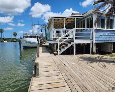 2 Bedroom 1BA 1179 ft Single Family House For Sale in Clear Lake Shores, TX