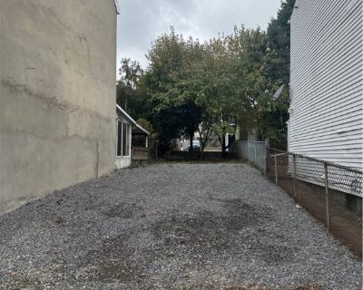 1 Bedroom Studio For Sale in Bloomfield, PA
