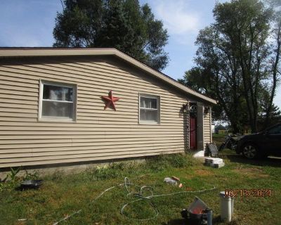 2 Bedroom 1BA 886 ft Single Family House For Sale in Colon, MI