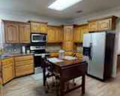 3 Bedroom 2BA House For Rent in Lake Charles, LA 617 E School St unit A