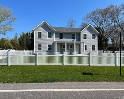 3 Bedroom 2BA 1325 ft Townhouse For Rent in Hampton Bays, NY