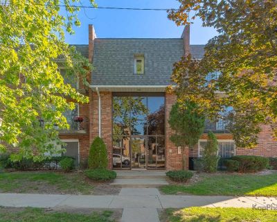 1 Bedroom 1BA Condo For Sale in Calumet City, IL