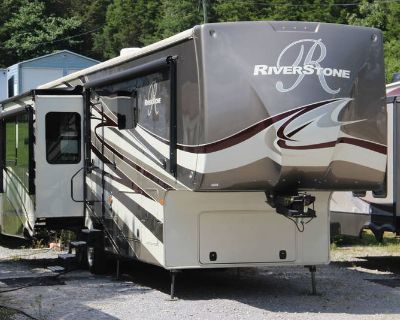 2017 Forest River Riverstone 38FB For Sale by Dealer in Knoxville, Tennessee