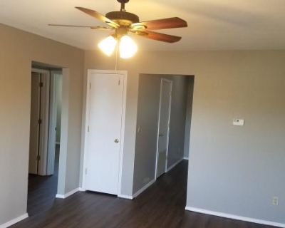 2 Bedroom 1BA 900 ft Apartment For Rent in Branson, MO