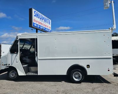 2014 Ford E-350 Step Van 11 FT Cargo Area