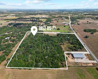 2 Bedroom 1BA 1340 ft Farm For Sale in HALLETTSVILLE, TX