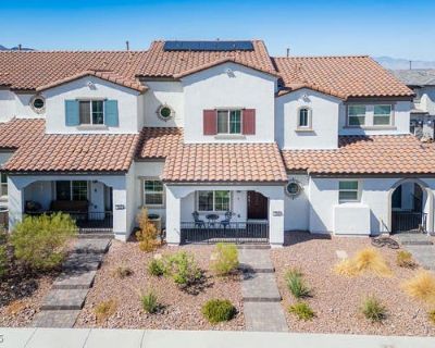 3 Bedroom 3BA 1338 ft Townhouse For Sale in HENDERSON, NV