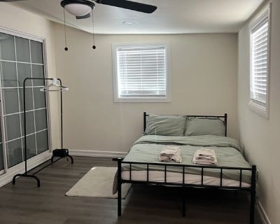 Unfurnished Room for Rent - Large room w/Private Entrance - Shared Bathroom