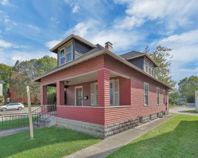 7449 E Main Street. Property for Rent in Reynoldsburg, OH for $340,000. This 1,350 square foot property was built in 1900 on a lot size of 0.21.. Opportunity to own a well-preserved 1,350 SF commercial office property on East Main Street. Originally built circa 1900 and updated for modern use, this stand-alone building offers flexible configurations for owner-occupants or investors seeking a sm...