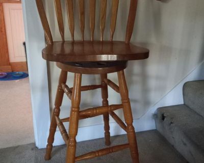 High Swivel Solid Wood Stool/Chair