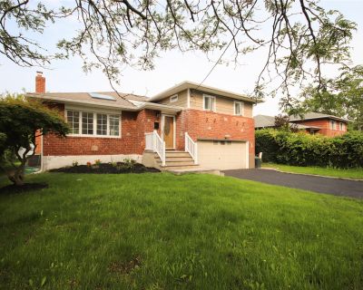 3 Bedroom 3BA 1659 ft Single Family House For Sale in Wantagh, NY