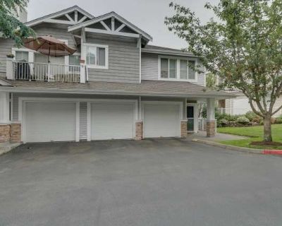 2 Bedroom 2BA 1025 ft Apartment For Rent in Issaquah, WA