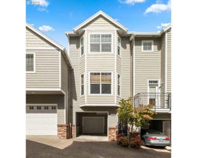 2 Bedroom 2BA 1298 ft Condominium For Sale in PORTLAND, OR