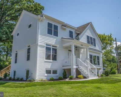 5 Bedroom 3BA 3616 ft Single Family House For Sale in Arlington, VA