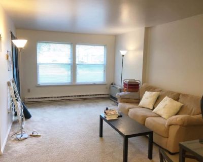 I am looking for a person who is interested in subletting my apartment. Here is information.

Apartment: Colonie East Apartment at Latham, NY (https://www.colonieeast.com/) 1bed/1bath

Period: November 2019 through June 2020

Utilities: You will pay electronics and internet

Monthly rent: $1,000 (We can discuss a monthly rent. I am willing to lower a monthly rent based on our discussion).

Let ...