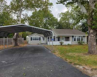 3 Bedroom 2BA 1497 ft Single Family House For Rent in La Grange, TX