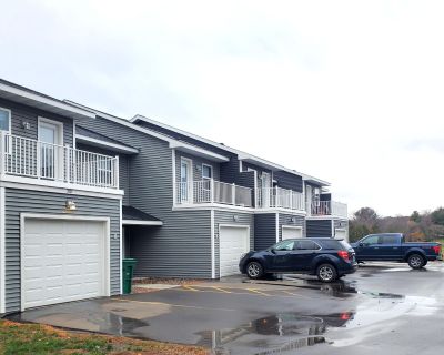 3 Bedroom 2BA 1326 ft Townhouse For Rent in River Falls, WI