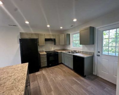 3 Bedroom 2.5BA 1496 ft Pet-Friendly Apartment For Rent in Fishersville, VA