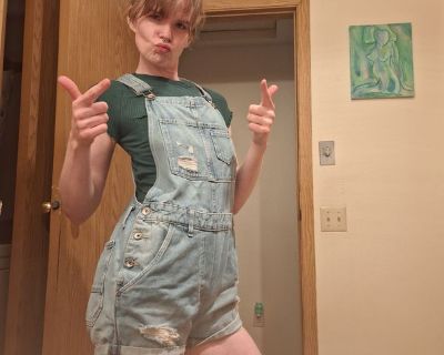 Meagan - Needs an Apartment on iROOMit or a Room