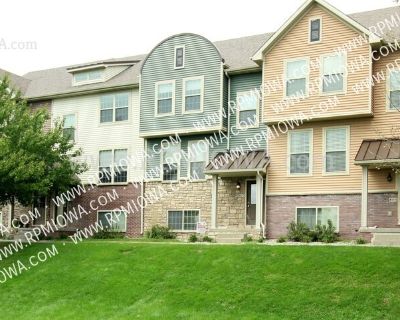 3 Bedroom 2BA 1482 ft Pet-Friendly Single-family home For Rent in Grimes, IA