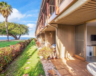 1 Bedroom 1BA Condo Vacation Rental in Hale Kai 111, Lahaina, HI