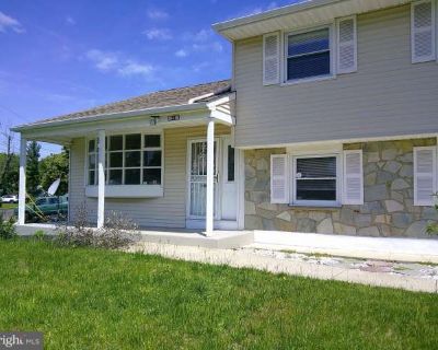 3 Bedroom 1.5BA 1520 ft Apartment For Rent in Burlington County, NJ