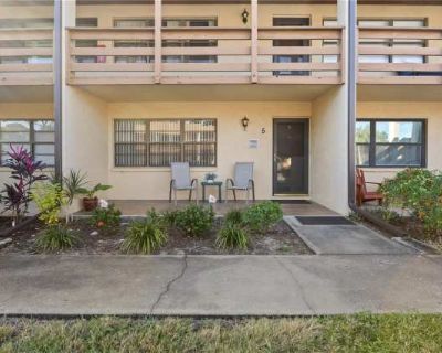 1 Bedroom 2BA 647 ft Apartment For Rent in Englewood, FL