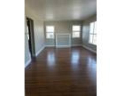Oakland, 4BR/1.5 BA Apartment The newly remodeled 4-bedroom