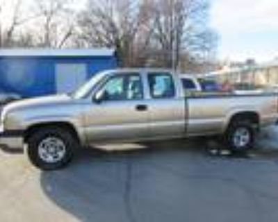 2004 Chevrolet Silverado 1500 Ext. Cab Long Bed 4WD