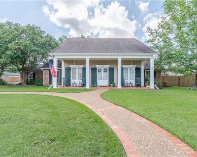 4 Bedroom 4BA 4035 ft Single Family Home For Sale in ALEXANDRIA, LA