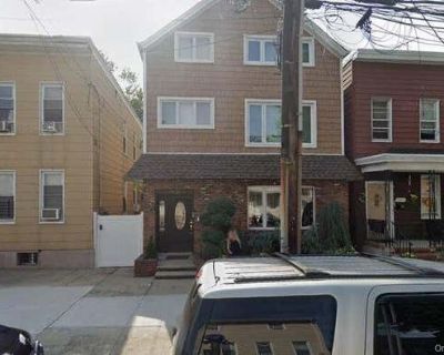 6 Bedroom 3BA 2600 ft Manufactured Home For Sale in COLLEGE POINT, NY