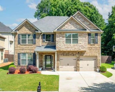 4 Bedroom 4BA 2560 ft Single Family Home For Sale in SNELLVILLE, GA