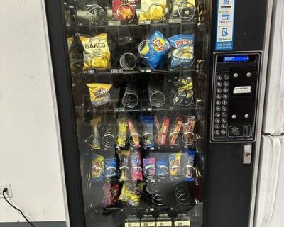 Wittern FSI USI Glass Front Snack and Cookies Vending Machine For Sale in Texas!