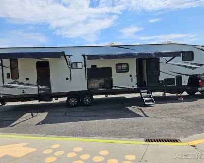 2022 Forest River Cherokee Wolf Pack 365PACK16 Fifth Wheel Toy Hauler