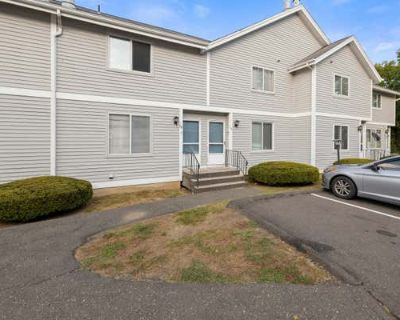 2 Bedroom 2BA 1150 ft Condo For Sale in DANBURY, CT