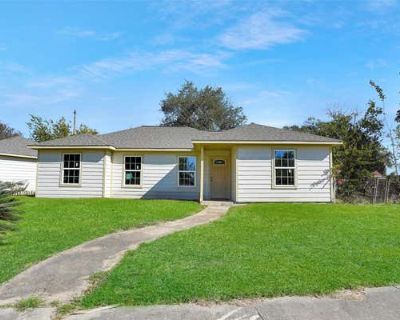 4 Bedroom 1BA 1575 ft Single Family Home For Sale in PASADENA, TX