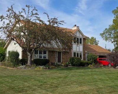 4 Bedroom 2.5BA 2727 ft Pet-Friendly Apartment For Rent in Pleasant Prairie, WI